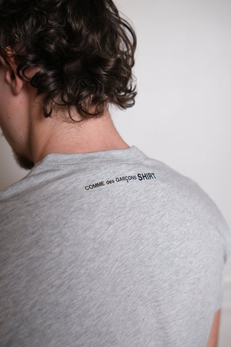FQ-T003-S26 MENS T-SHIRT KNIT - TOP GREY COMME DES GARÇONS SHIRT - détail matière
