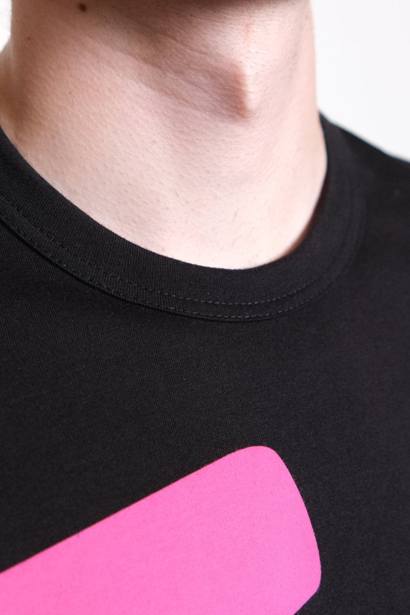 Men's Graphic Printed T-Shirt BLACK COMME DES GARÇONS SHIRT - détail col — photo 4