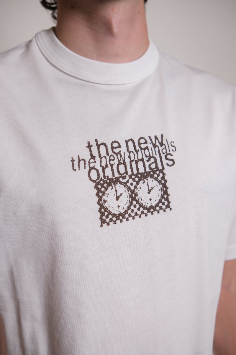 CHECKMATE TEE - White THE NEW ORIGINALS - détail col et épaule