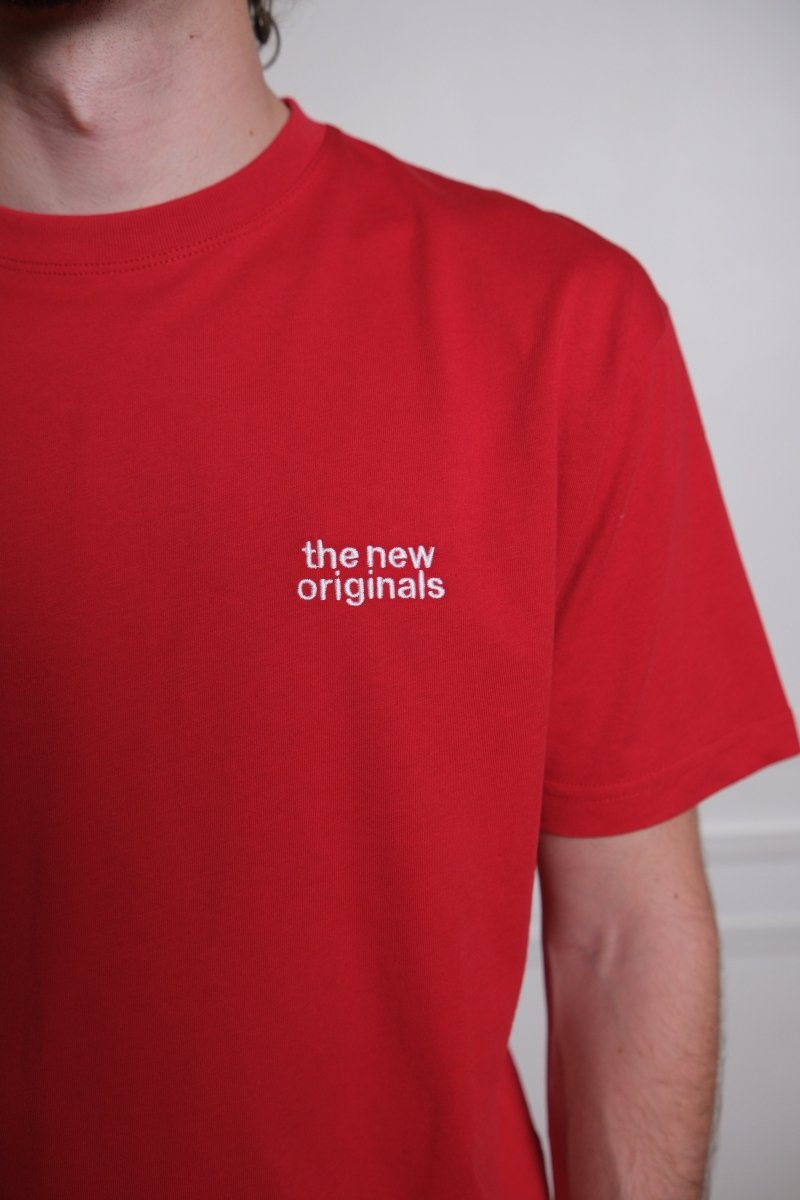 CATNA TEE - Red THE NEW ORIGINALS - détail logo Emblem brodé