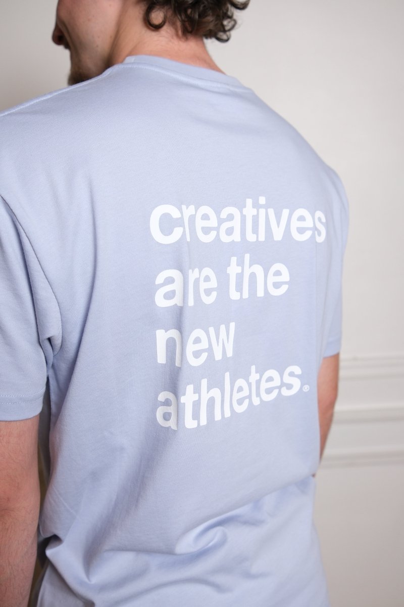 CATNA TEE - Lush Blue THE NEW ORIGINALS - détail logo Emblem brodé