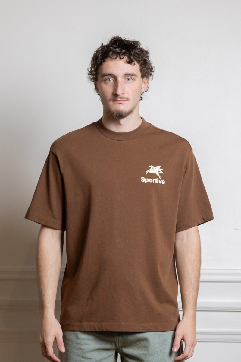 Goodies Sportive Pegasus Chocolate Tee porté de dos