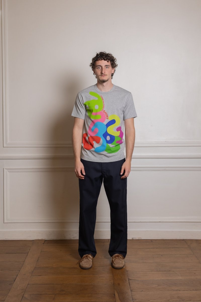 Men's Graphic Printed T-Shirt GREY COMME DES GARÇONS SHIRT - vue de face portée — photo 1