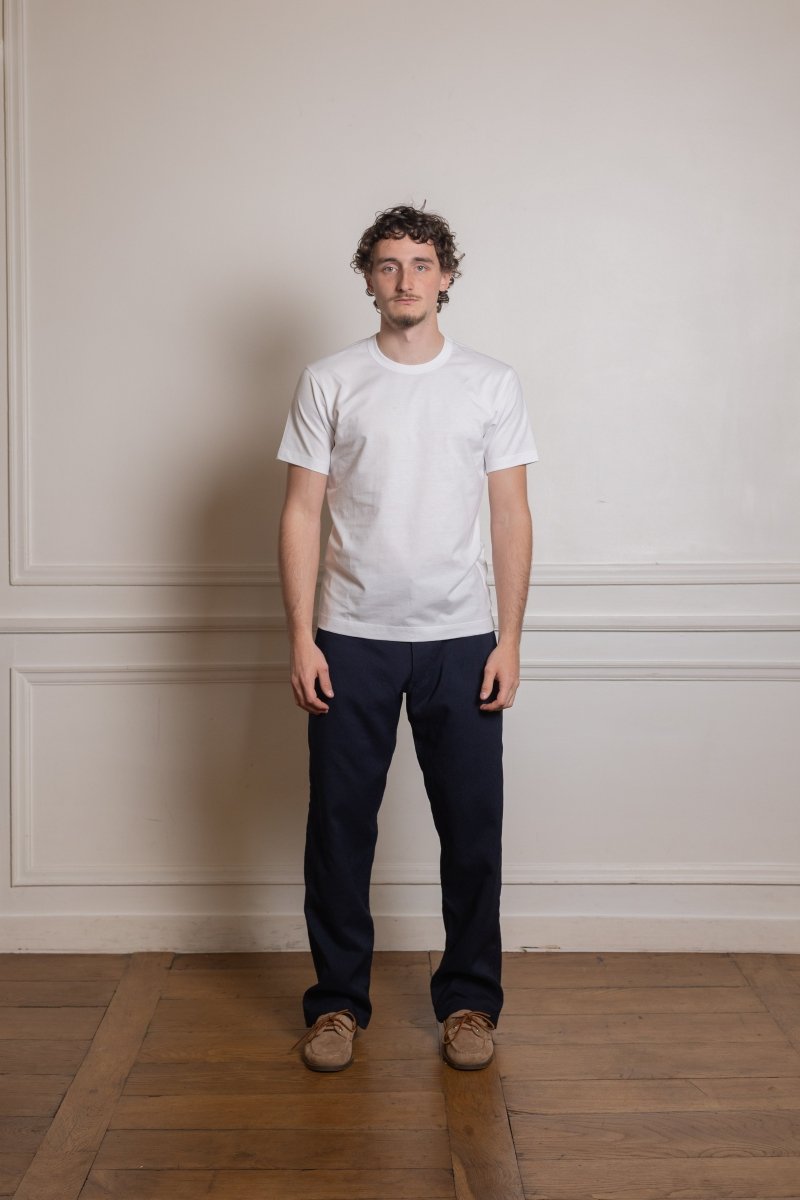 FQ-T003-S26 MENS T-SHIRT KNIT - WHITE COMME DES GARÇONS SHIRT - vue de face portée — photo 1