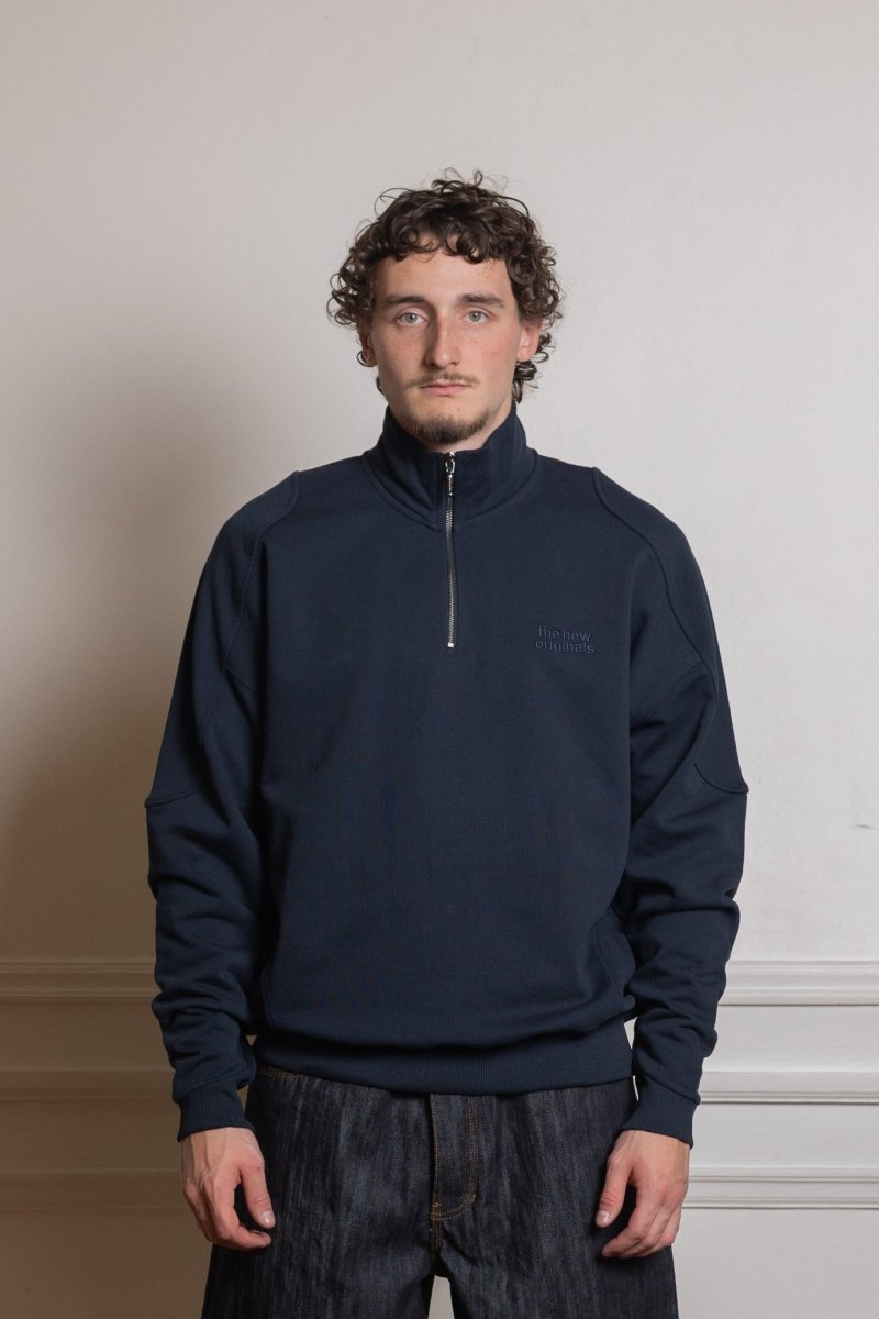 EMBLEM HALF-ZIP SWEATER - Navy THE NEW ORIGINALS - vue de dos