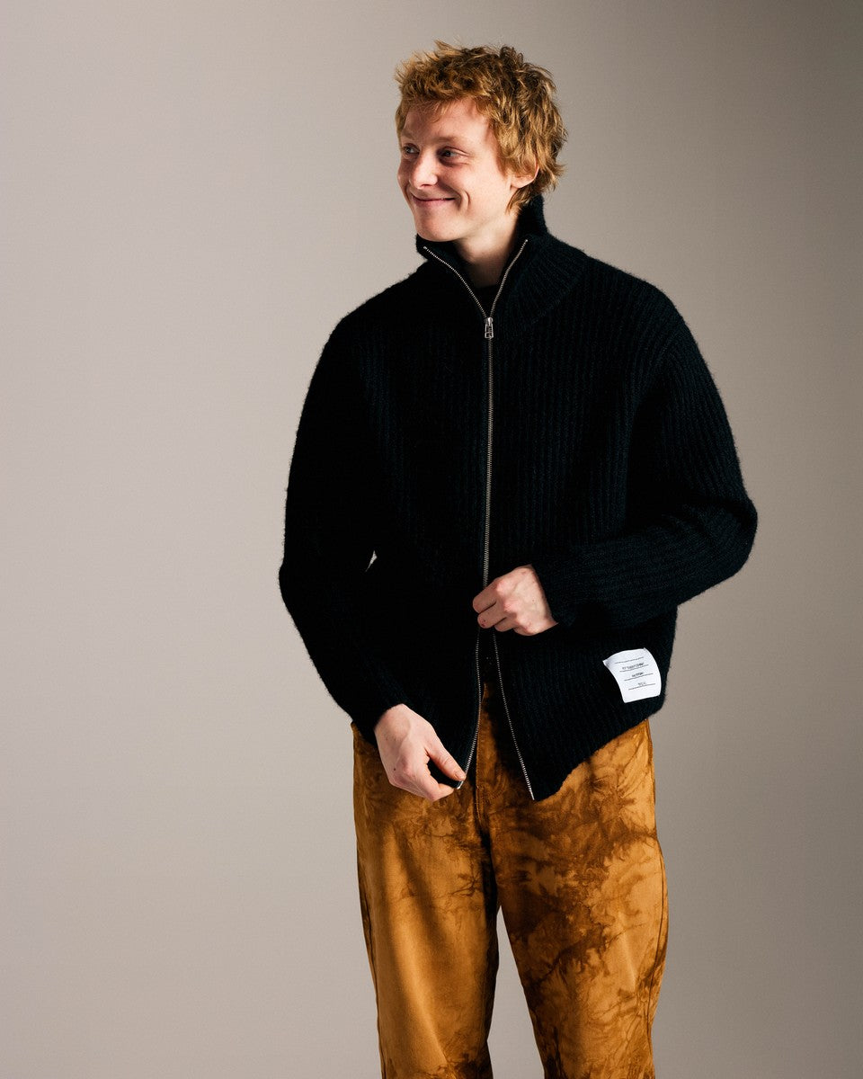 Gilet en maille Pop Trading Company Knitted Full Zip black porté — photo 3