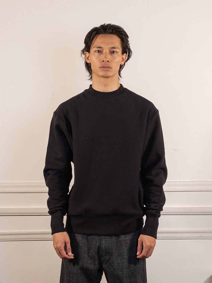 Super Weight Crewneck - Black - Power Goods - vue de face portée