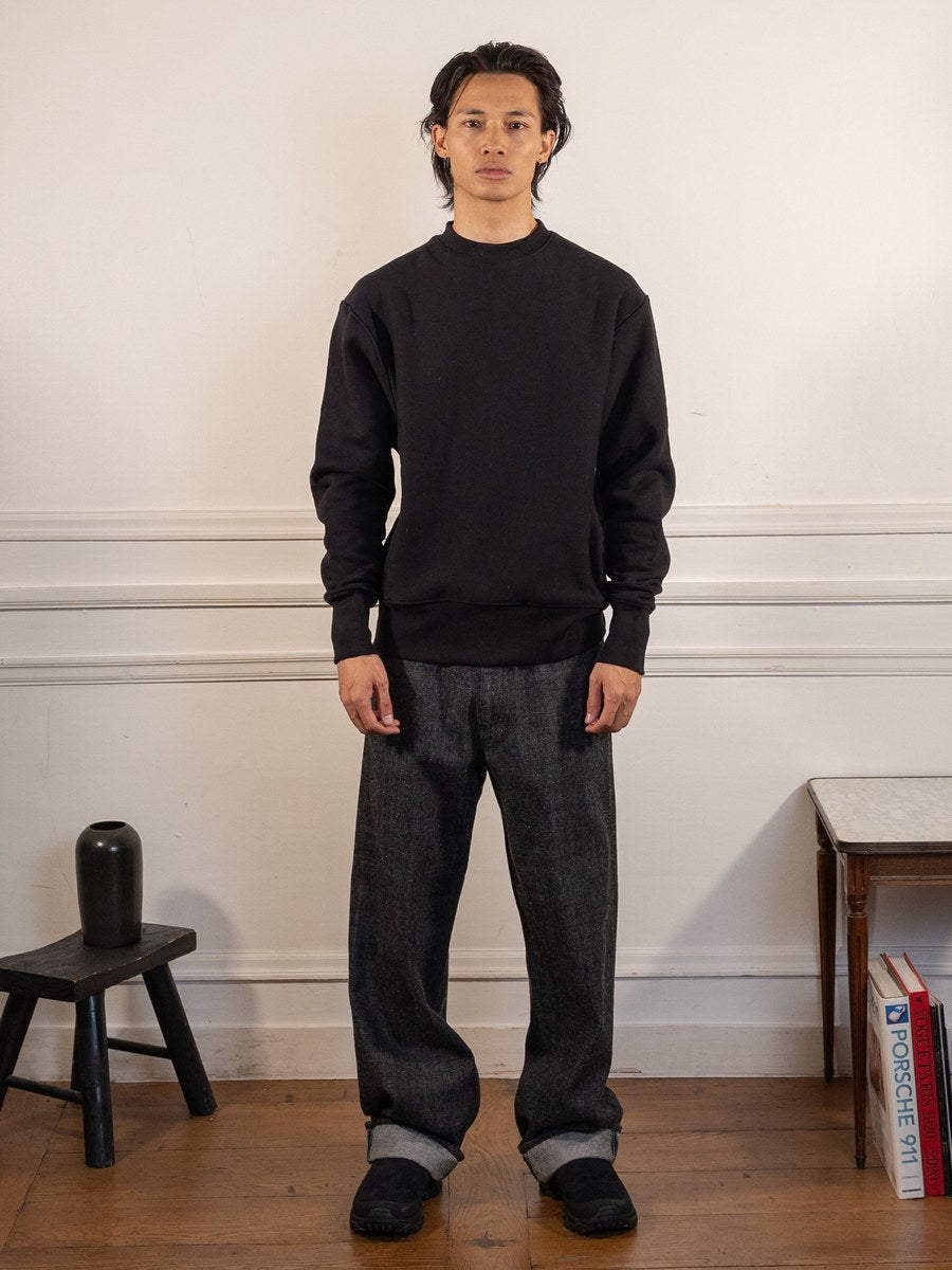 Super Weight Crewneck - Black - Power Goods - vue portée en pied