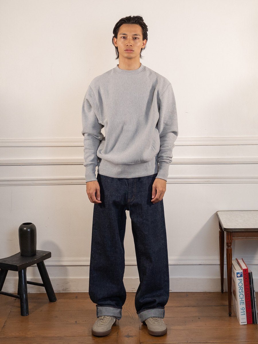 Super Weight Crewneck - Heather Grey - Power Goods - vue portée en pied