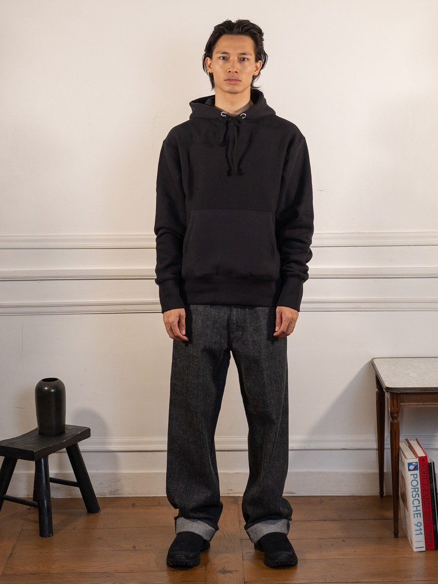 Super Weight Hoodie - Black - Power Goods - vue portée en pied