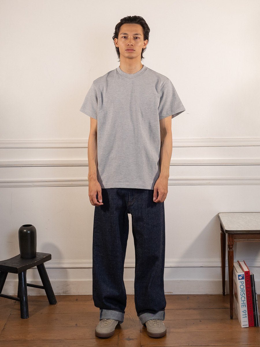 Super Weight T-Shirt - Heather Grey - Power Goods - vue portée en pied