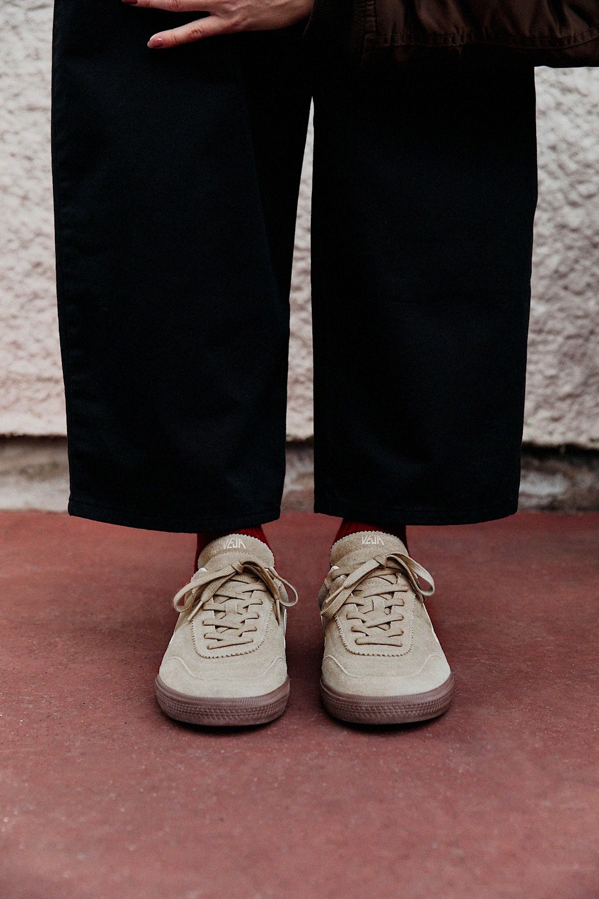 Veja Panenka Suede taupe, détail du talon — photo 5