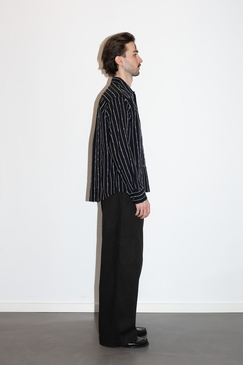 Chemise vous décidez Find Shirt Black / White Stripe portée, vue de profil — photo 3
