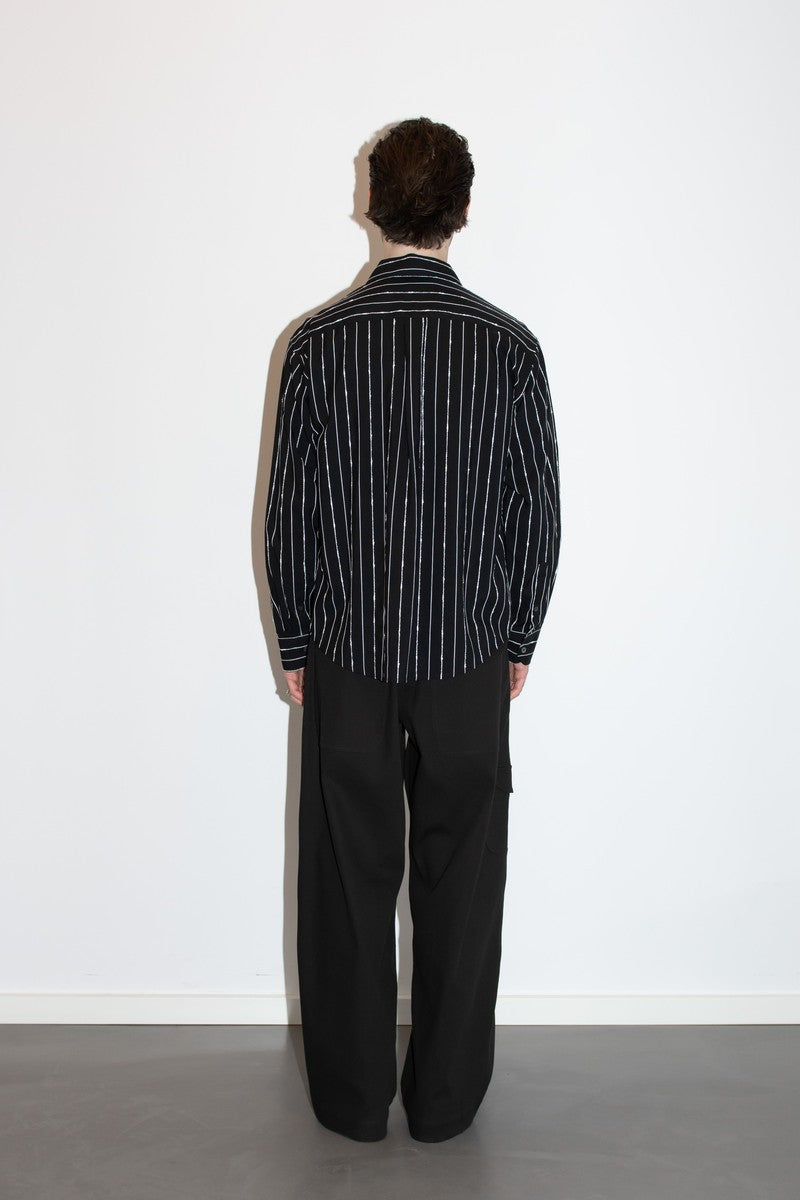 Chemise vous décidez Find Shirt Black / White Stripe portée, vue de dos — photo 4