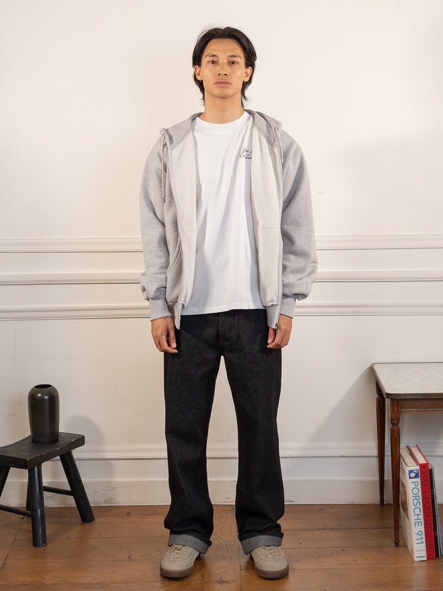 Le hoodie zippé Signature gris - Walk in Paris - vue portée en pied