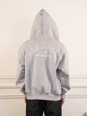 Le hoodie zippé Signature gris - Walk in Paris - vue de dos portée, capuche relevée