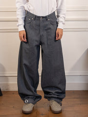 Le pantalon uniforme du postier - Walk in Paris - vue de face portée