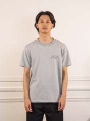 Le t-shirt Signature gris - Walk in Paris - vue de face portée