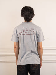 Le t-shirt Signature gris - Walk in Paris - vue de dos portée