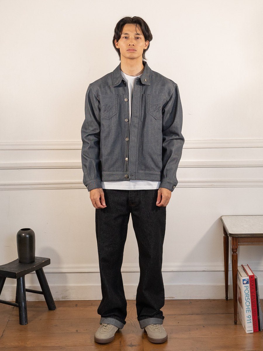 La veste uniforme du postier - Walk in Paris - vue portée en pied